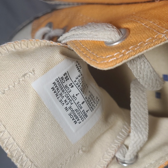 Converse - Picture 4 of 4